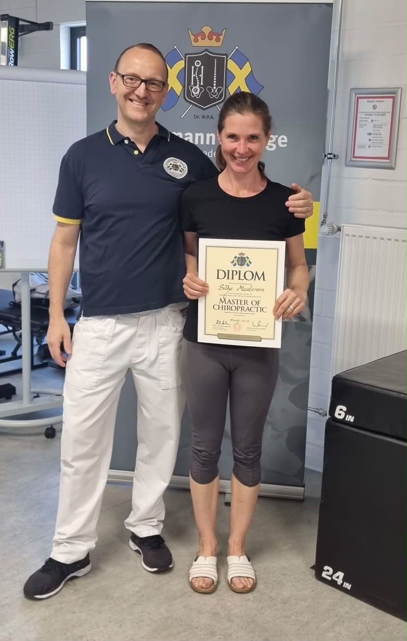 Silke Mesterom mit Diplom, Master of Chiropractic, Ackermann-Institut